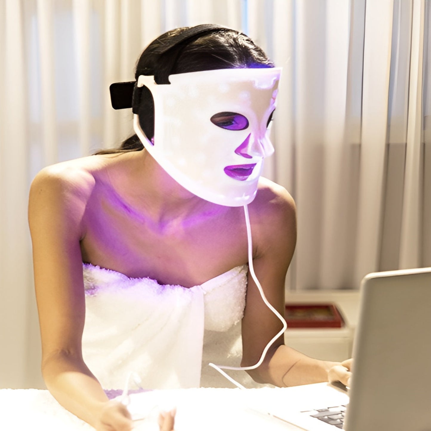 Plus Light Therapy Mask